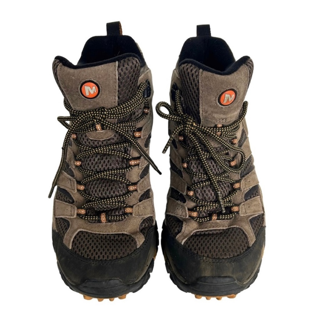 MERRELL Moab 2 Mid Ventilator Hiking Boots in Walnut